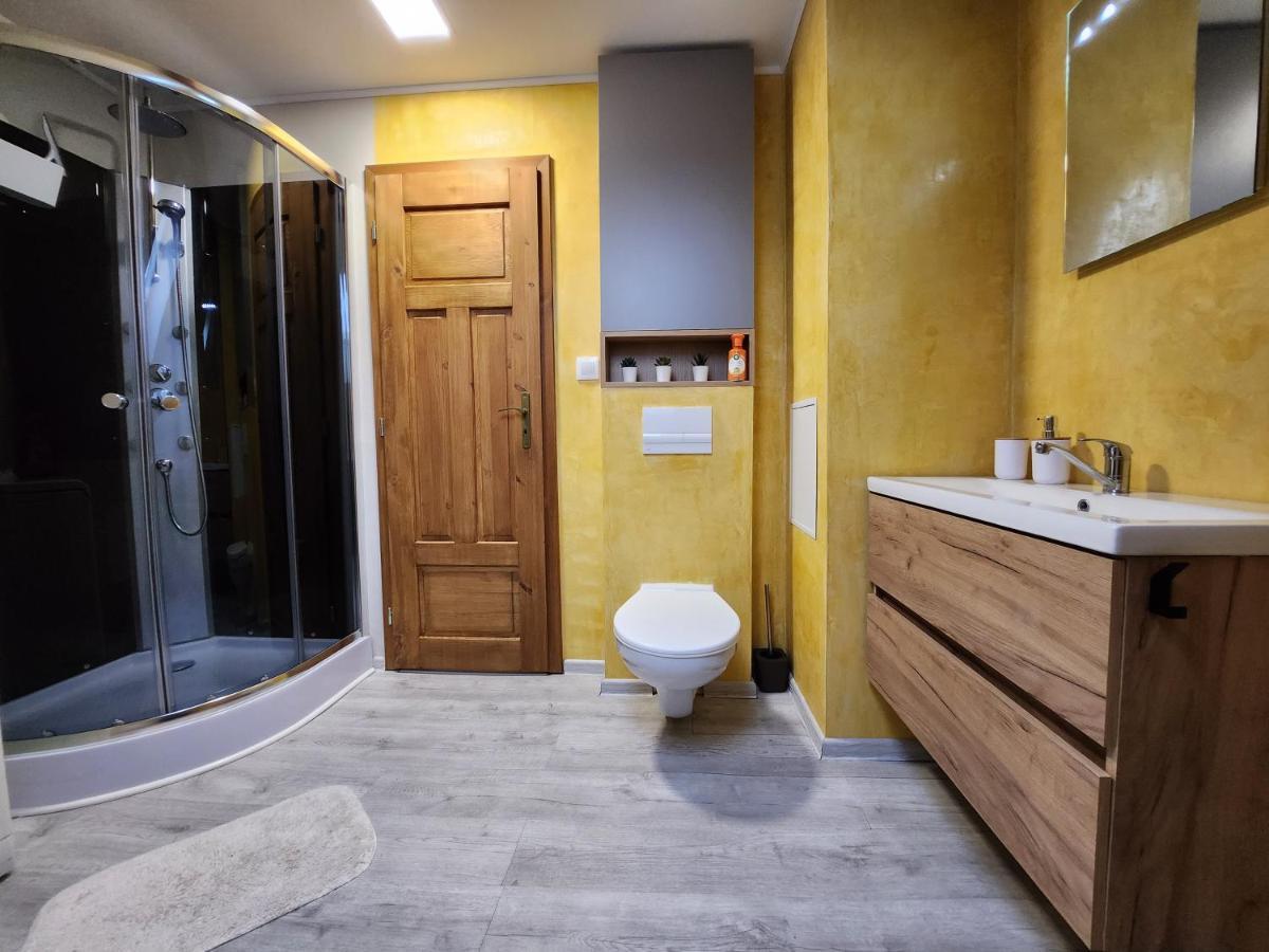 Apartman C2 - 450 M Od Centra Bojnic بايموتْسْ المظهر الخارجي الصورة